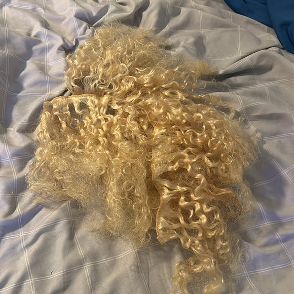 6” Hand Tied New Extensions (Blonde) - Picture 2 of 3